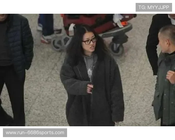 足球明星签名鞋价格揭秘豪华款与普通款的差异分析